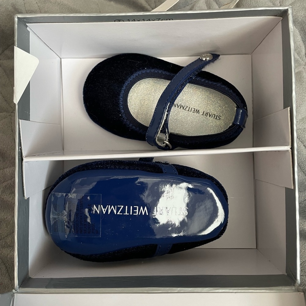 Stuart Weitzman blue velvet shoes size 2 0-3 month. NWT and box.
